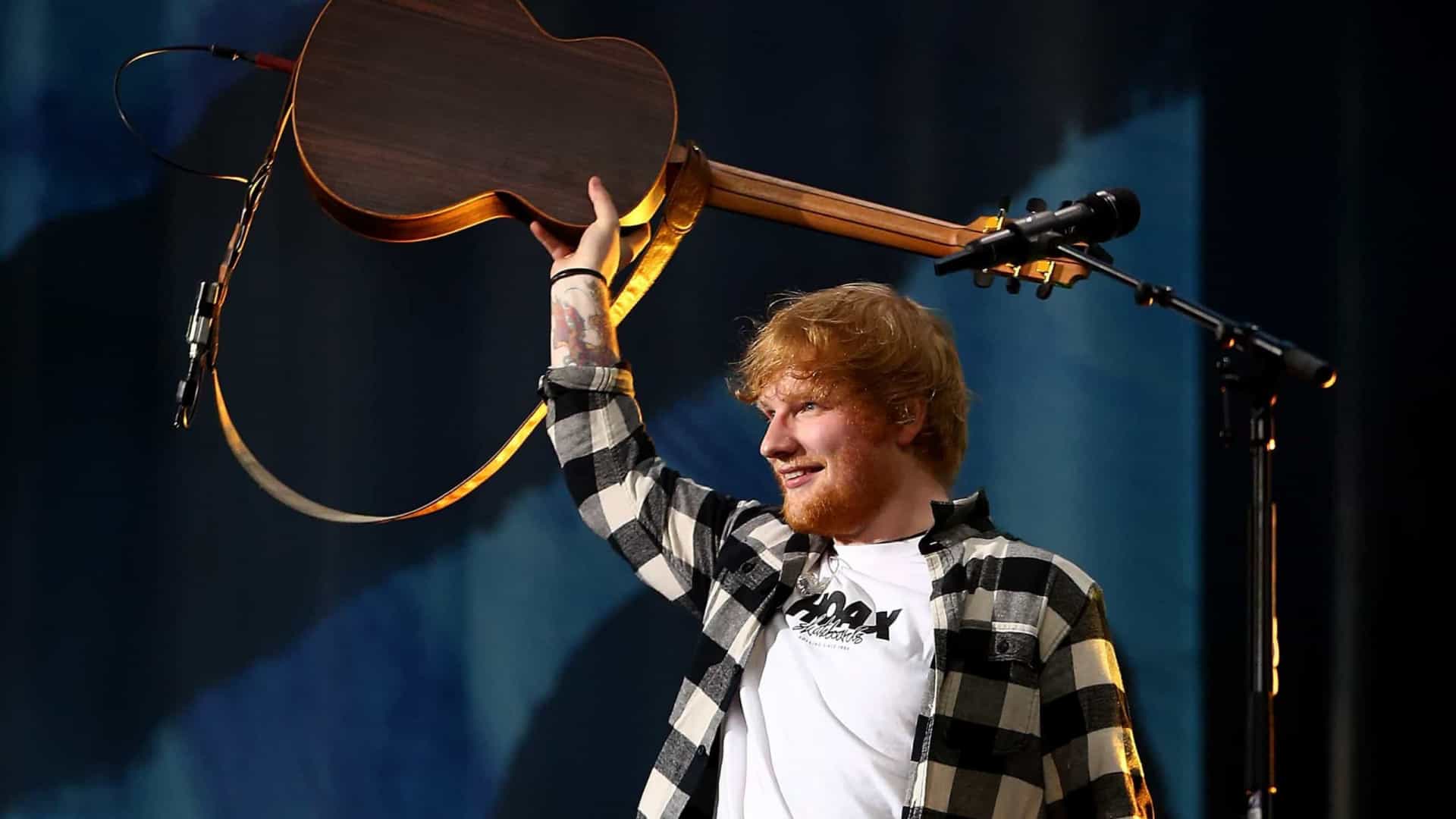 Ed Sheeran tem fortuna avaliada em 210 milhões de libras (R$ 1,5 bi)